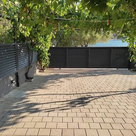 By The Sea Grebastica, Sibenik - 10366 דירה *